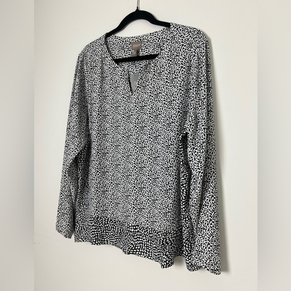 NEW Chico's Glam Geo Mixed-Print Contrasting Leopard Print Popover Top Size 3 - Picture 7 of 16